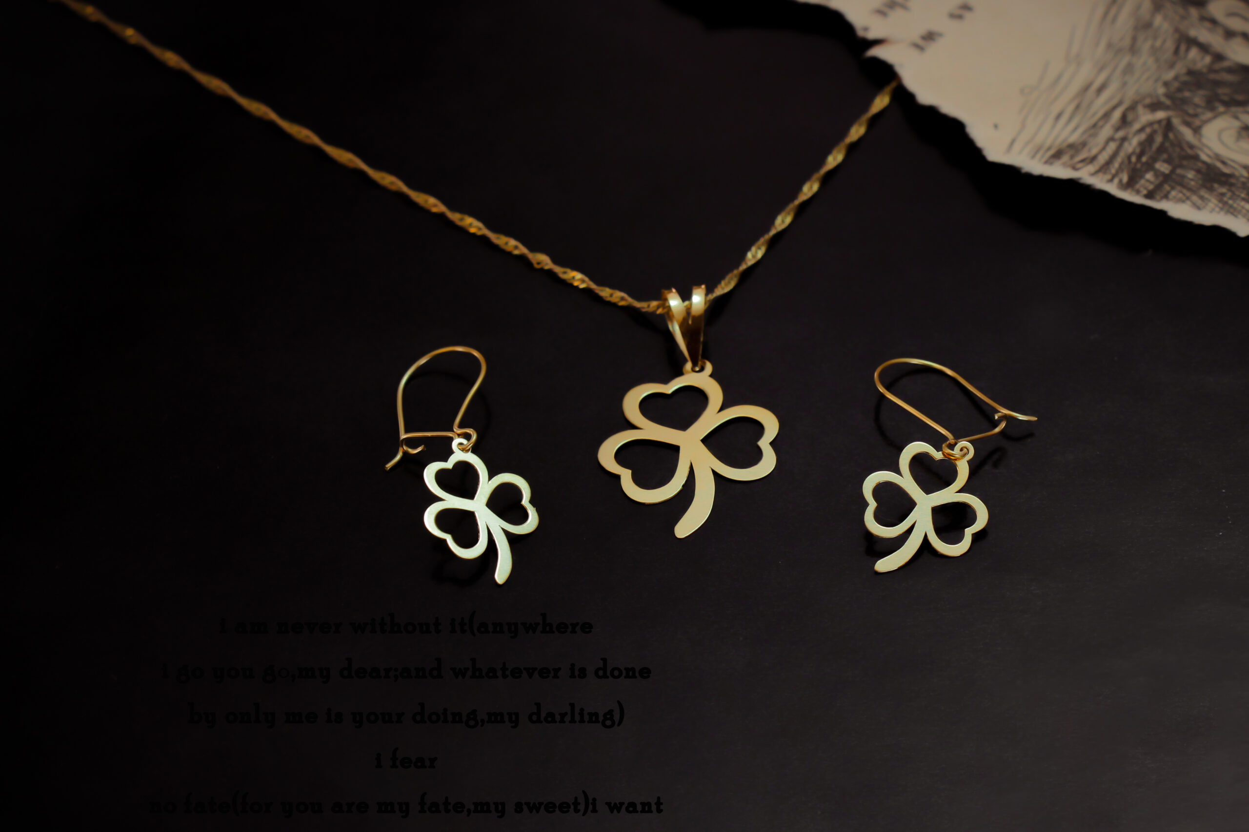 نیم‌ست طلای ۱۸ عیار طرح «سه‌قلبِ شانس» (Three Hearts Clover)
